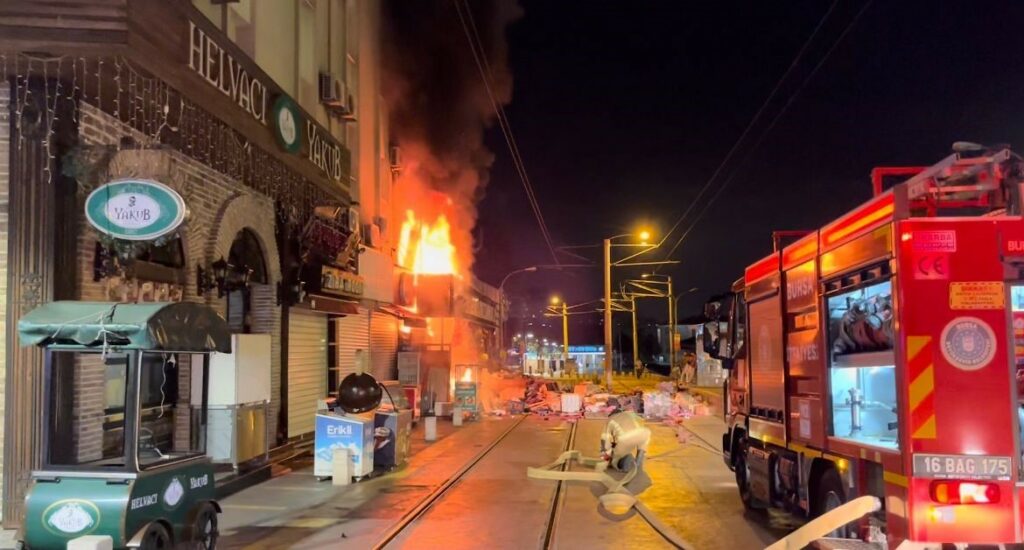 Bursa itfaiyesi durmadı! Yangından yangına koştu…