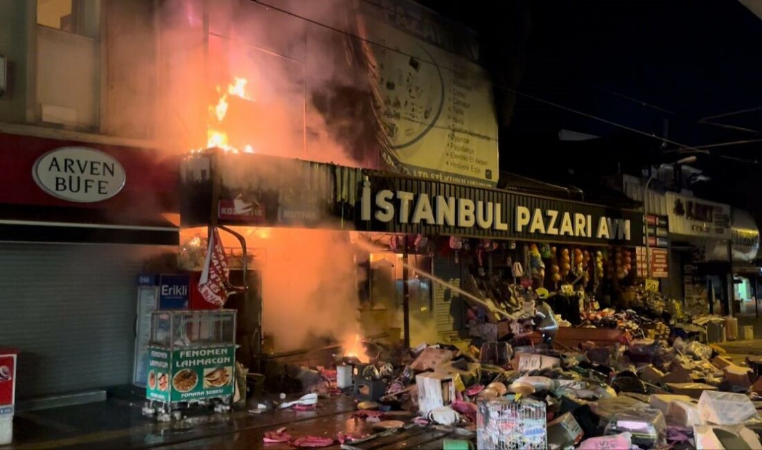 BURSA'DA HEDİYELİK EŞYA MAĞAZASINDA