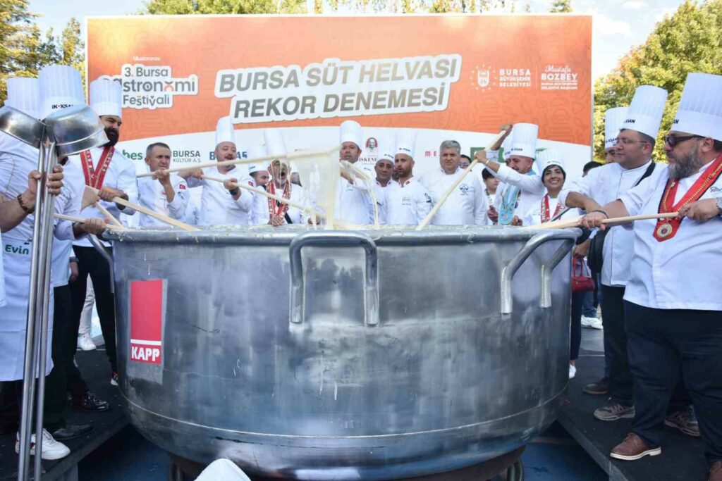 Gastronomi Festivali’nde ‘Bursa süt helvası’ rekor denemesi