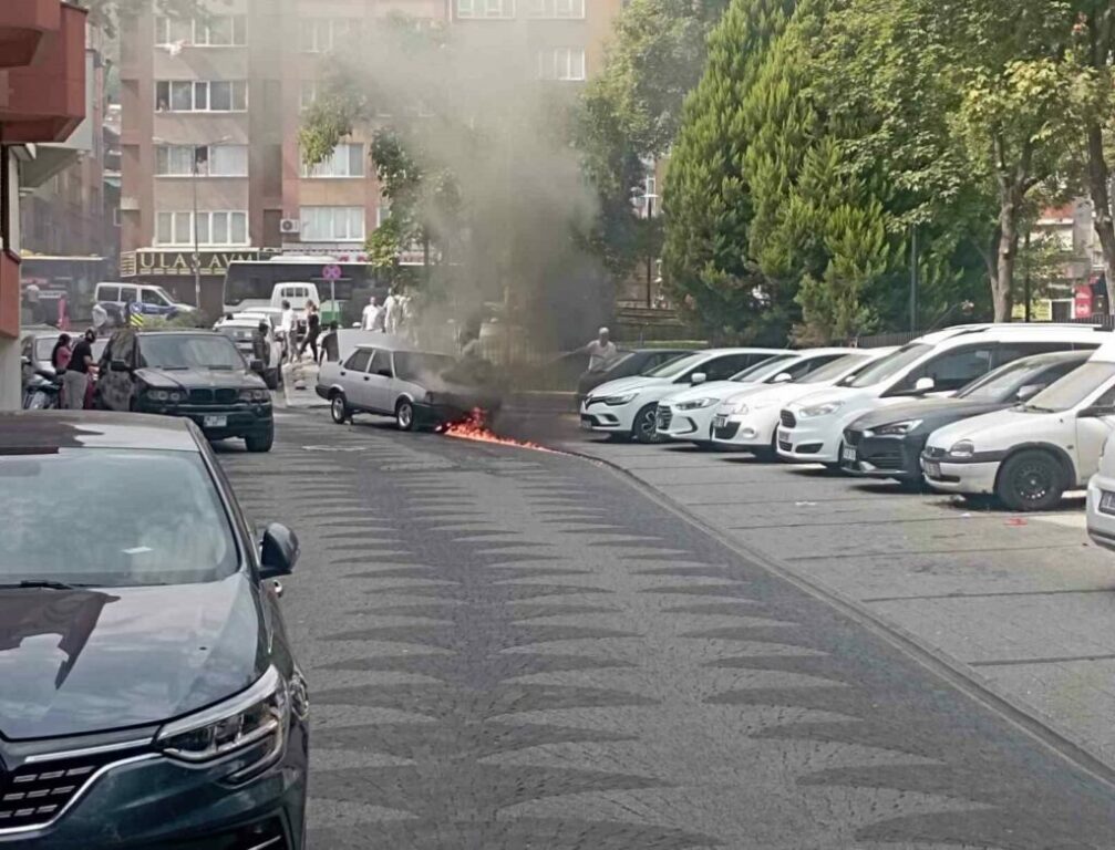 Tofaş otomobil alevlere teslim oldu, LPG tankı bomba gibi patladı