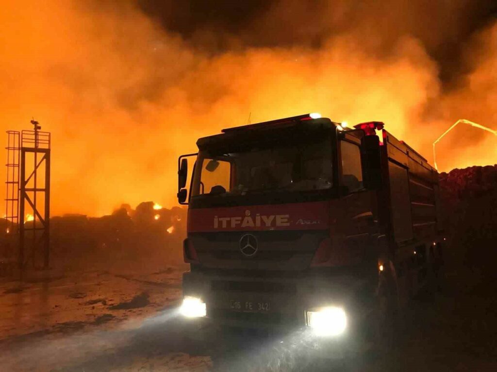 Bursa itfaiyesi yangından yangına koştu