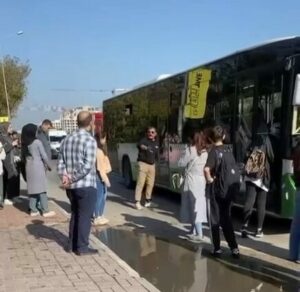 Bursa’da yolcuyla tartışan belediye otobüs şoförü inat edip gitmedi