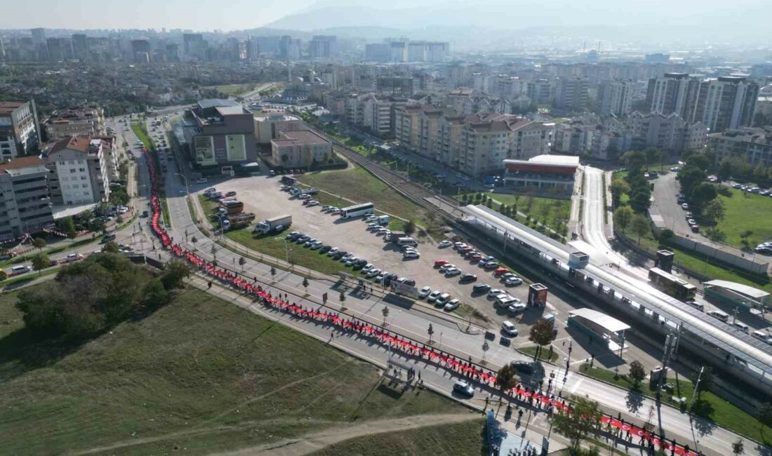 BURSA'DA YÜZLERCE ÖĞRENCİ 500