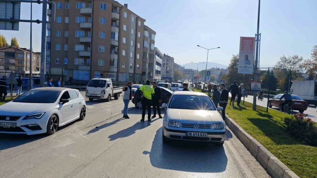 Bursa’da zincirleme kaza: 2 yaralı