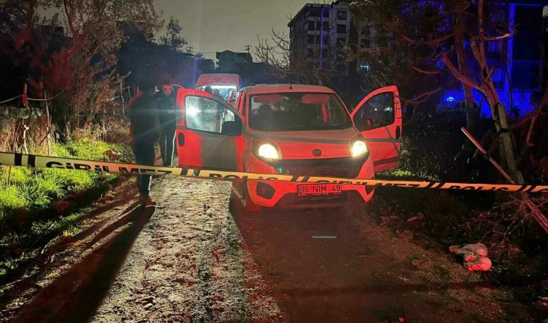 Bursa’da araçta tartışan gençlerden