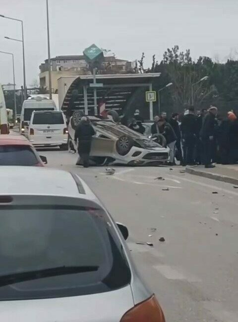 Bursa’da sürücüsünün kontrolünden çıkan