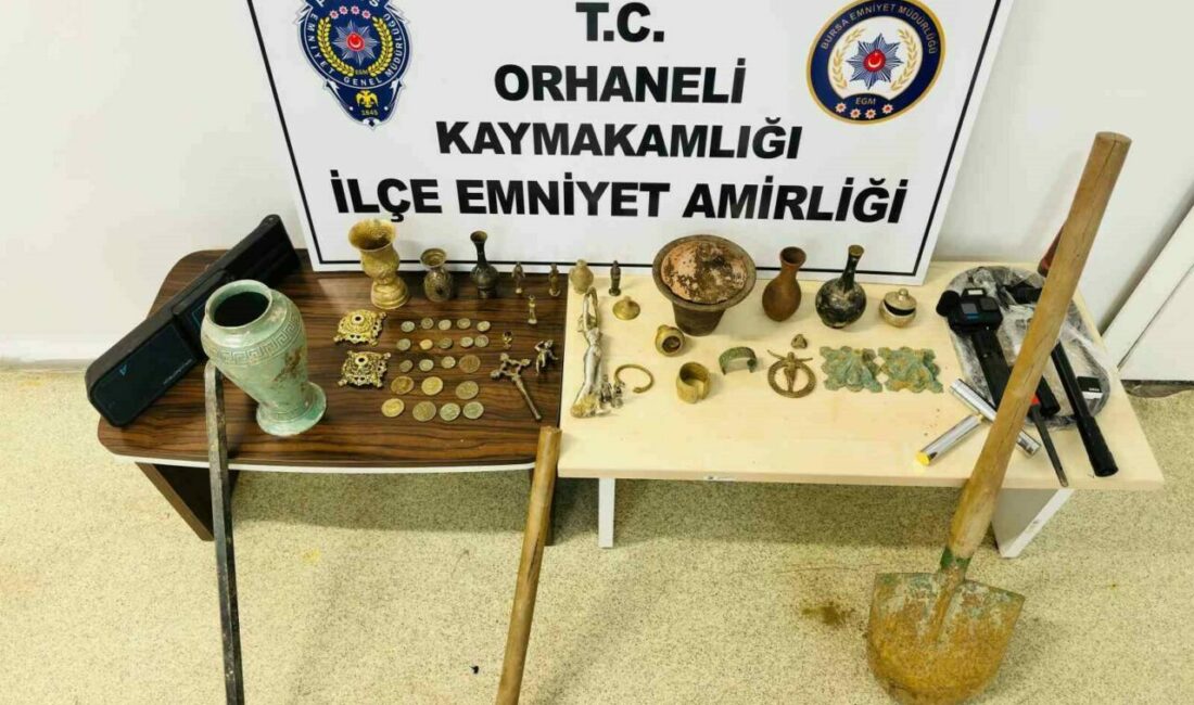 Bursa’nın Orhaneli ilçesinde kaçak kazı yapan 3 şüpheli polis ekiplerinin